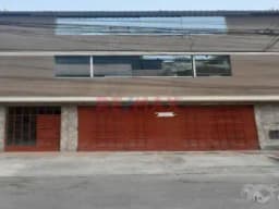 Amplio Local Comercial Puerta Calle De 3 Pisos