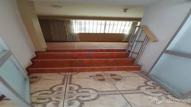 Amplio Local Comercial Puerta Calle De 3 Pisos — foto 6