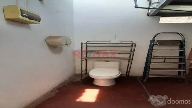 Amplio Local Comercial Puerta Calle De 3 Pisos — foto 10