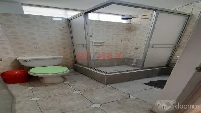 Amplio Local Comercial Puerta Calle De 3 Pisos — foto 11