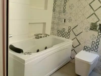 Casa En Venta (calle Mantaro A Espaldas De Av. La Marina, A 2 Cuadras De Haya De La Torre). 3 Pis (cada Uno Con Accesos Independientes)