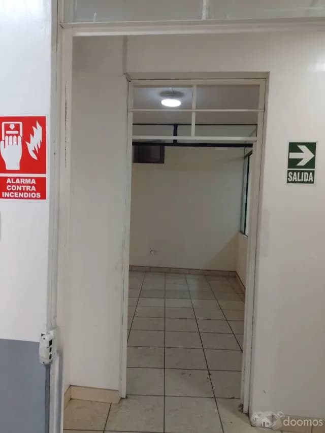 LOCAL COMERCIAL PARA OFICINAS O CONSULTORIOS — foto 2