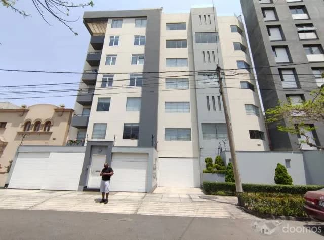 Se vende Dúplex en Calle Samuel Márquez en Miraflores — foto 1
