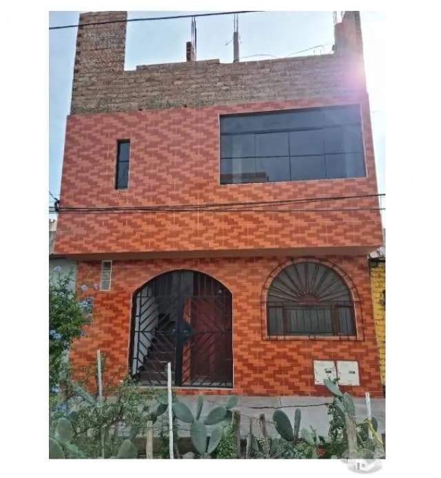 VENDO CASA MANUEL AREVALO III ETAPA — foto 1