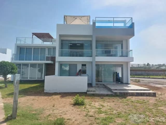 CASA DE PLAYA CON EXCELENTE VISTA Y SEIS DORMITORIOS — foto 1