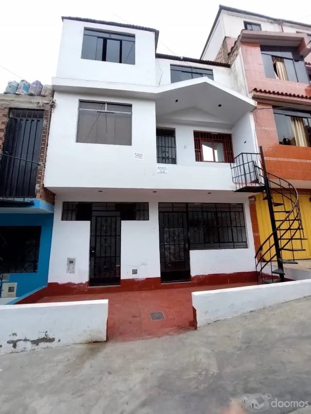 En Venta Casa 3 pisos en Venga - Mi Perú Ventanilla — foto 1