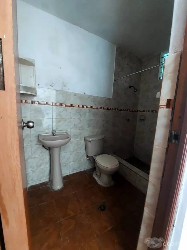 En Venta Casa 3 pisos en Venga - Mi Perú Ventanilla — foto 5