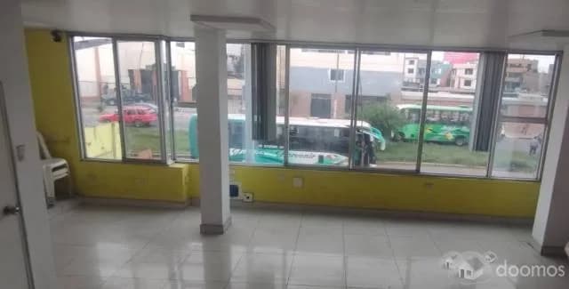 LOCAL COMERCIAL EN AVENIDA AMERICA SUR — foto 2