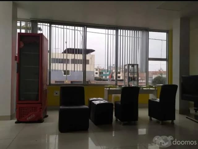 LOCAL COMERCIAL EN AVENIDA AMERICA SUR — foto 6