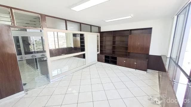 ALQULER DE OFICINA EDIFICIO ANGLO PERUANO — foto 1