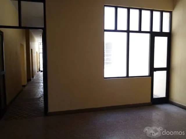 Casa en Avenida principal, cerca a la UNT — foto 1