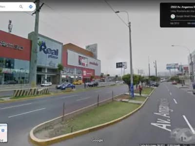 VENDO CASA O LOCAL COMERCIAL EN AVENIDA