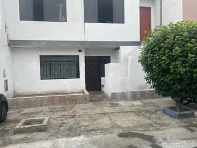 Alquiler de casa primer piso en La Perla Alta