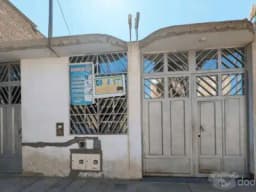CASA DE 140 M2 EN REMATE