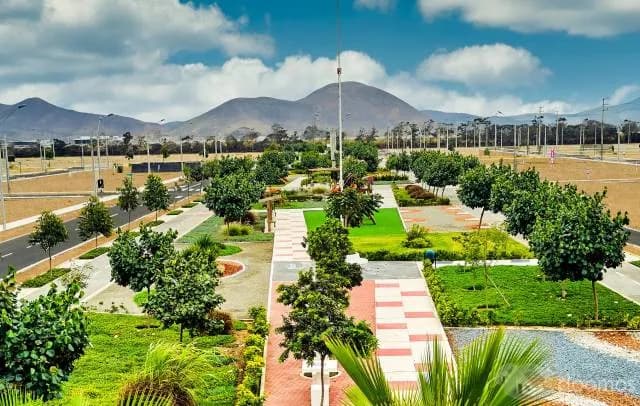 TERRENO FRENTE A PARQUE — foto 3