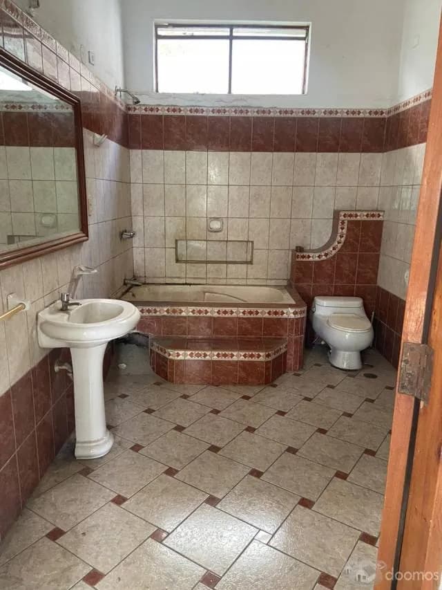Casa de 650 m2 en ubicación comercial — foto 3