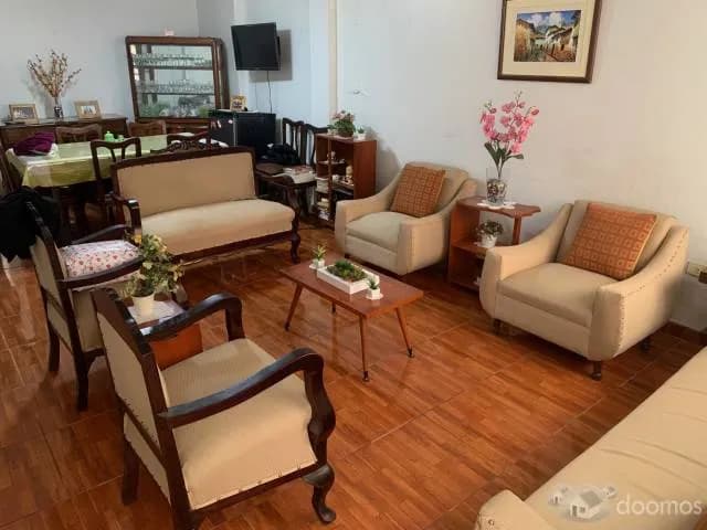 Venta Casa de 3 Pisos en Barrios Altos — foto 1