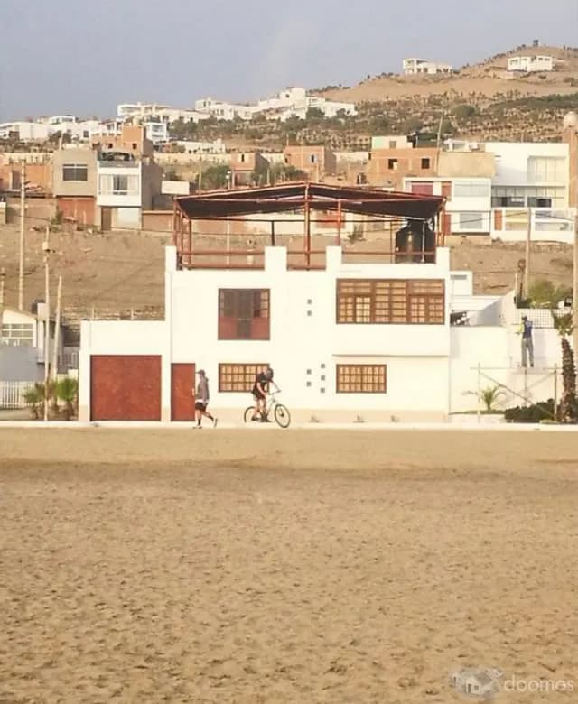CASA EN PUNTA ROCAS - CONDOMINIO PRIVADO - COMO TERRENO — foto 1