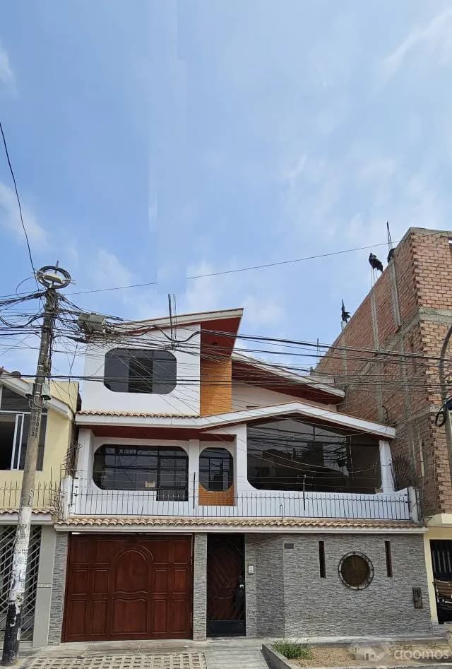 venta de casa_ 3pisos $270,000 a tratar 9.3.6.4.1.1.0.0.7. — foto 1