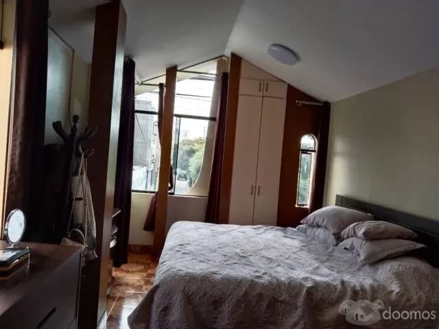 LINDA CASA EN SURCO FRENTE A PARQUE — foto 7
