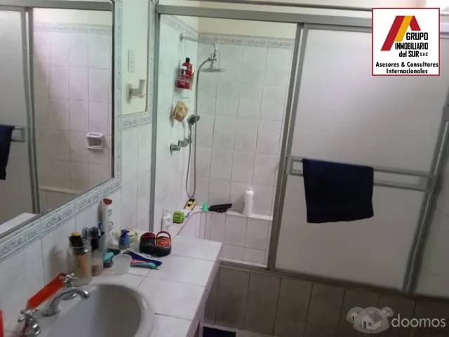 Vendo casa de 248 m² en Urb. Bancarios Chincha — foto 2