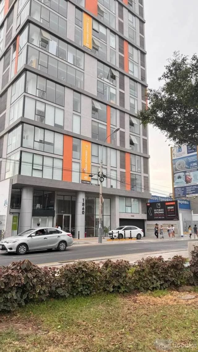 VENTA DE OFICINA EN ESTRENO — foto 1