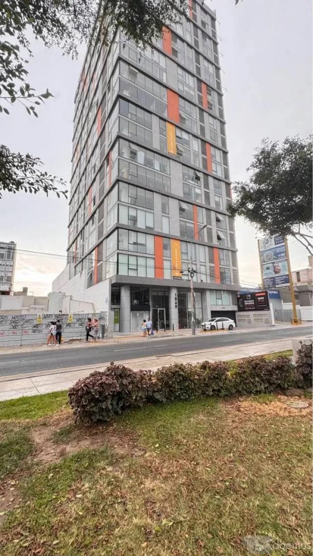 VENTA DE OFICINA EN ESTRENO — foto 2