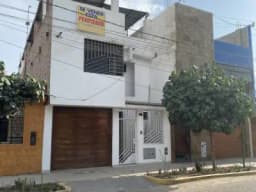 SE VENDE CASA DE 3 PISOS EN CHINCHA DE 127 M2