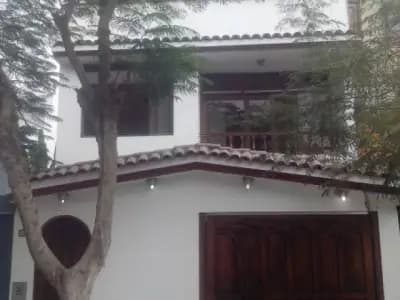 ALQUILO CASA PARA VIVIENDA O PARA EMPRESA O TRABAJAR Y VIVIR A LA VEZ EN EL MISMO INMUEBLE EN LA CALERA DE LA MERCED A S/.3600 SOLES EL PAGO ES 1 MES DE ADELANTO X 1 MES DE GARANTÍA