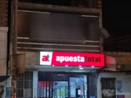 ALQUILER DE LOCAL DE 100 M2