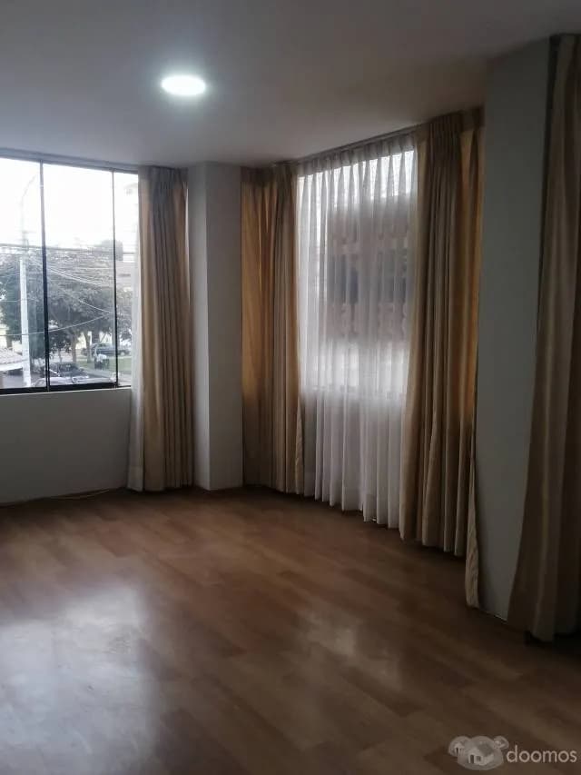 Departamento frente a parque, Urb. Covida — foto 1