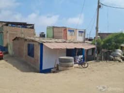 Se remata casa con ocupante precario.