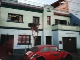 Se remata departamento con ocupante precario