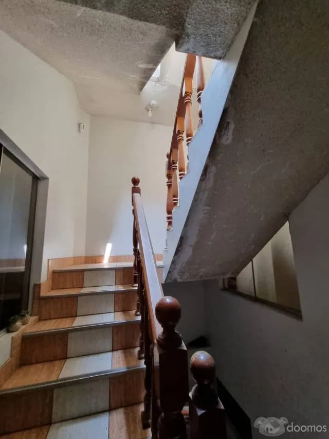 Amplia Casa en Venta en Los Olivos — foto 3