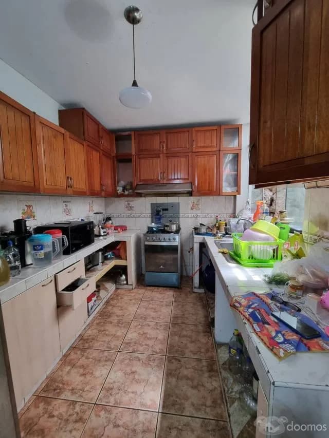 Amplia Casa en Venta en Los Olivos — foto 6