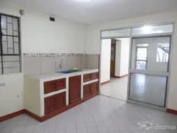 Casa amplia de 2 pisos con azotea habilitada para un tercer nivel, a pocos metros del Centro Cívico. Pisos Independientes, con cisterna y tanque elevado que permite continuidad de agua las 24 horas.