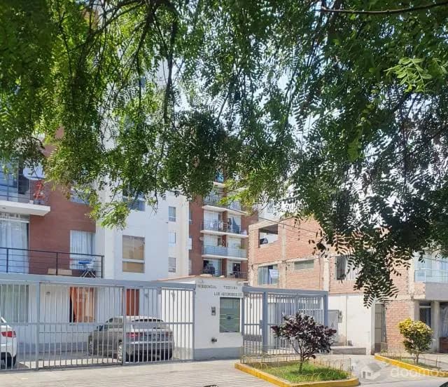 REMATO DEPARTAMENTO CON COCHERA — foto 1