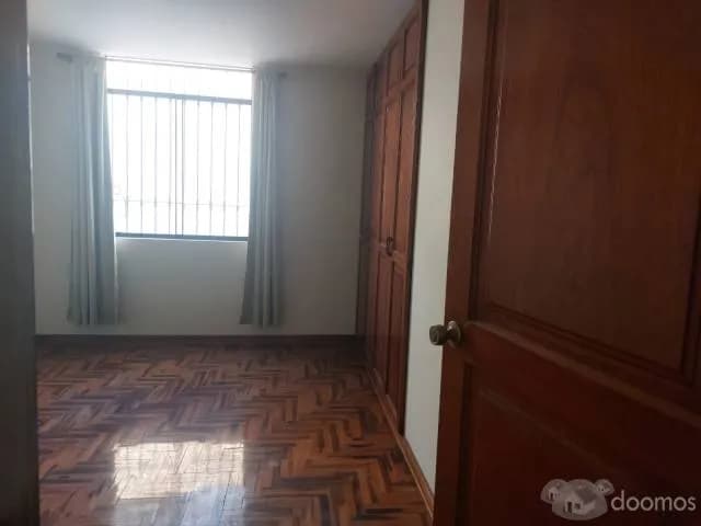 ALQUILO HERMOSA CASA DE TRES PISO — foto 4