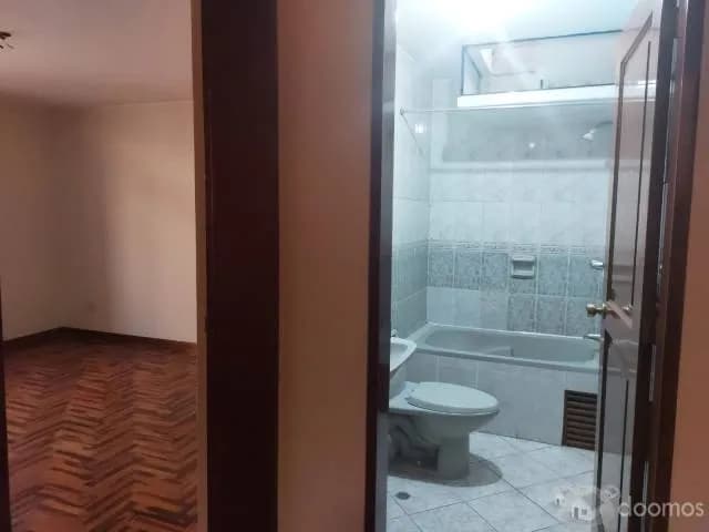 ALQUILO HERMOSA CASA DE TRES PISO — foto 6