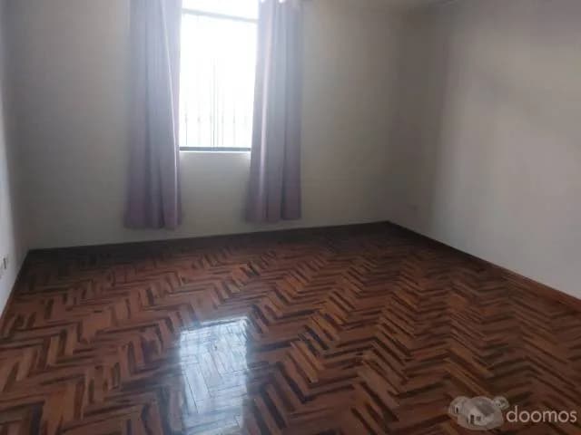 ALQUILO HERMOSA CASA DE TRES PISO — foto 7