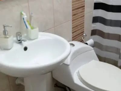 ALQUILER DE DEPARTAMENTO 3ER PISO CON ESTACIONAMIENTO