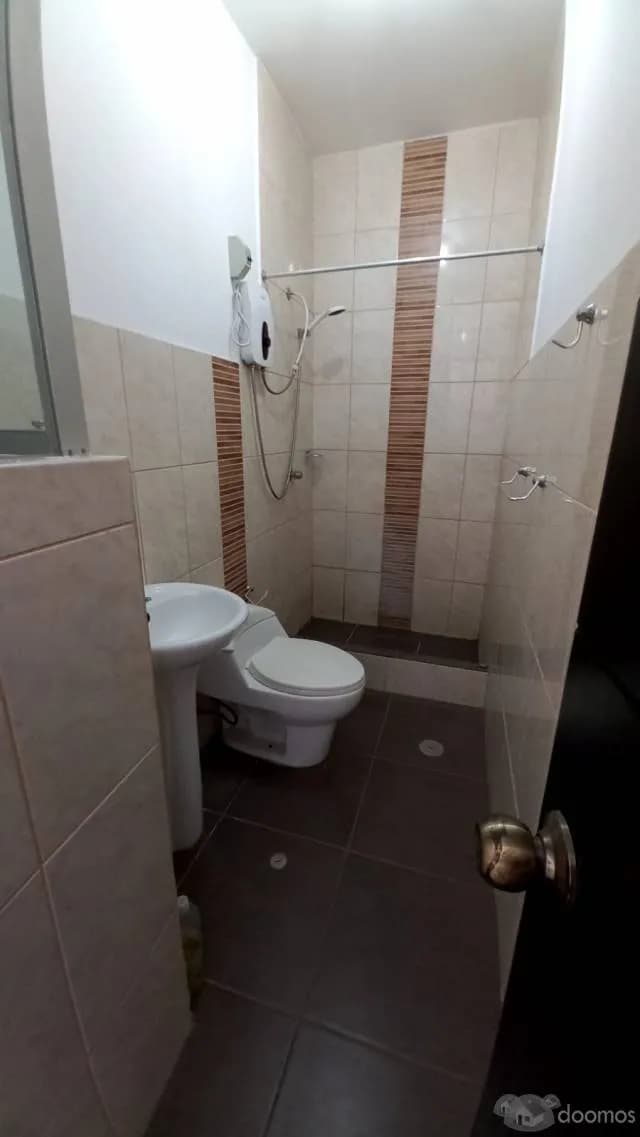ALQUILER DE DEPARTAMENTO 3ER PISO CON ESTACIONAMIENTO — foto 2