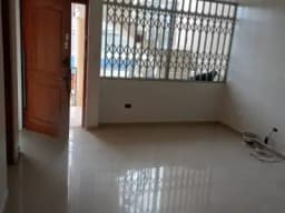 Alquilo departamento en segundo piso con 95 m2 de area construida