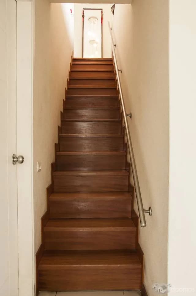 VENDO DUPLEX 220m2 AREA TOTAL 165 AREA TECHADA - MONTERRICO CERCA UPC — foto 3