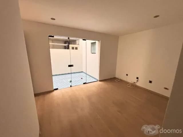 Venta de Departamento en 1er Piso, con Espacio Terraza, y Estacionamiento — foto 3