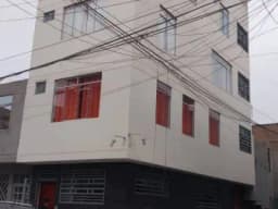 Venta de casa (4 pisos)