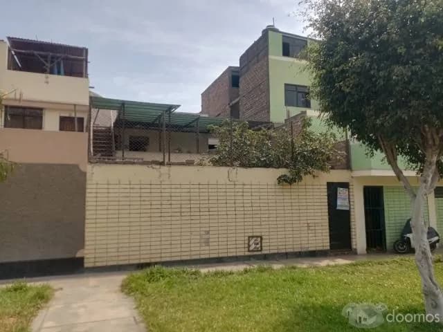 VENTA DE CASA EN LOS OLIVOS CON DOBLE SALIDA - PARQUE Y CALLE — foto 3