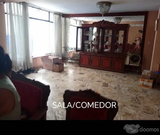 VENDO CASA CON SOTANO Y PISCINA — foto 1