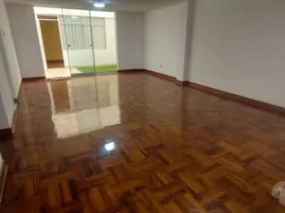 DPTO. 1ER PISO EN VENTA CON COCHERA