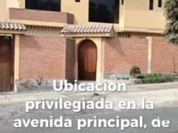 VENTA DE CASA EN LAS LOMAS DE LA MOLINA VIEJA  CON PISCINA